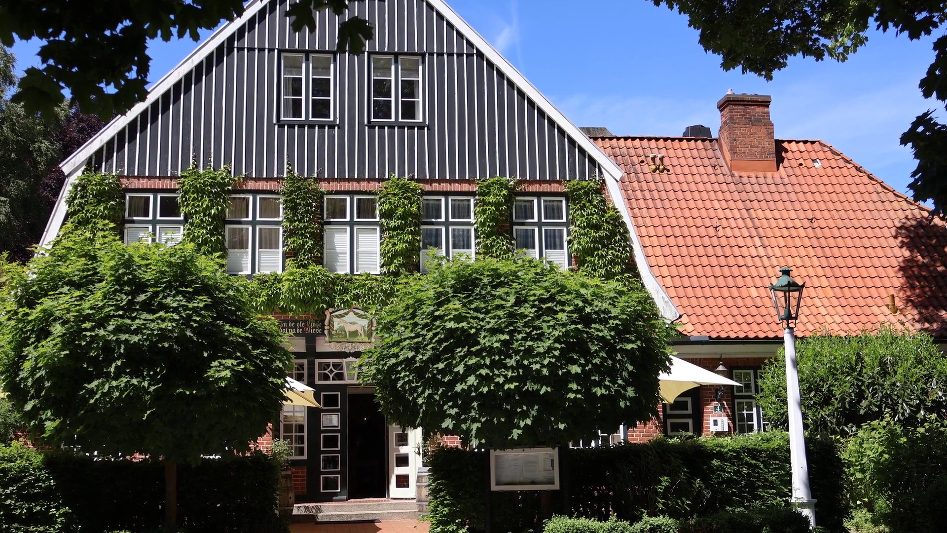 Hotel Ole Liese auf Gut Panker — Außenansicht des Haupthauses
